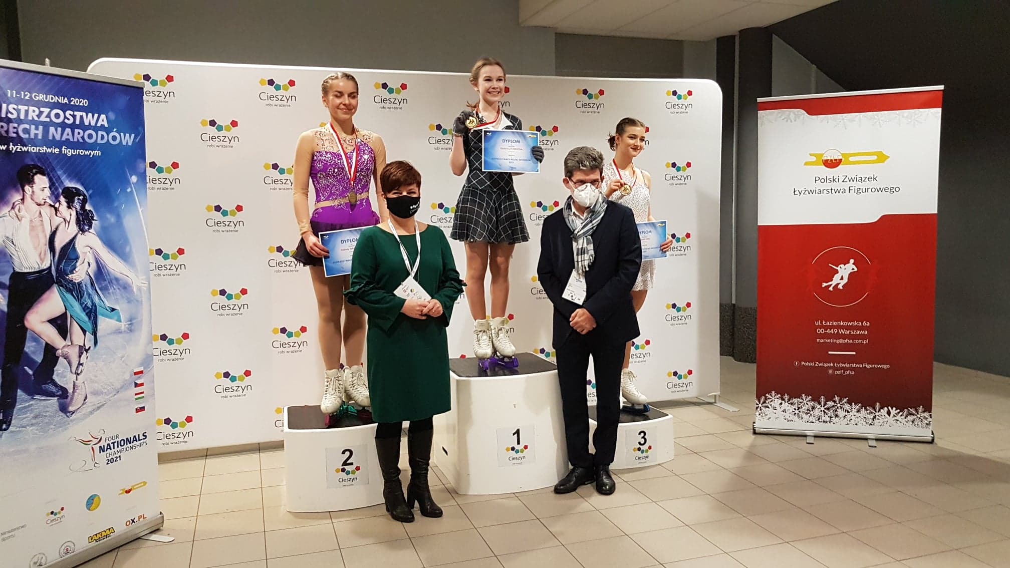 Wicemistrzyni Polski na rok 2021 wśród solistek - Elżbieta Gabryszak (na drugim stopniu podium) z oświęcimskiej Soły. Fot. zbiory klubu/nadesłane